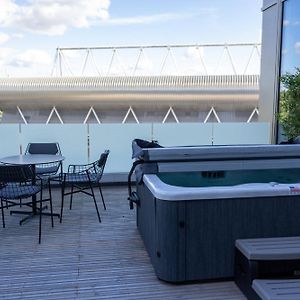 Suite mit Kingsize-Bett auf dem Dach